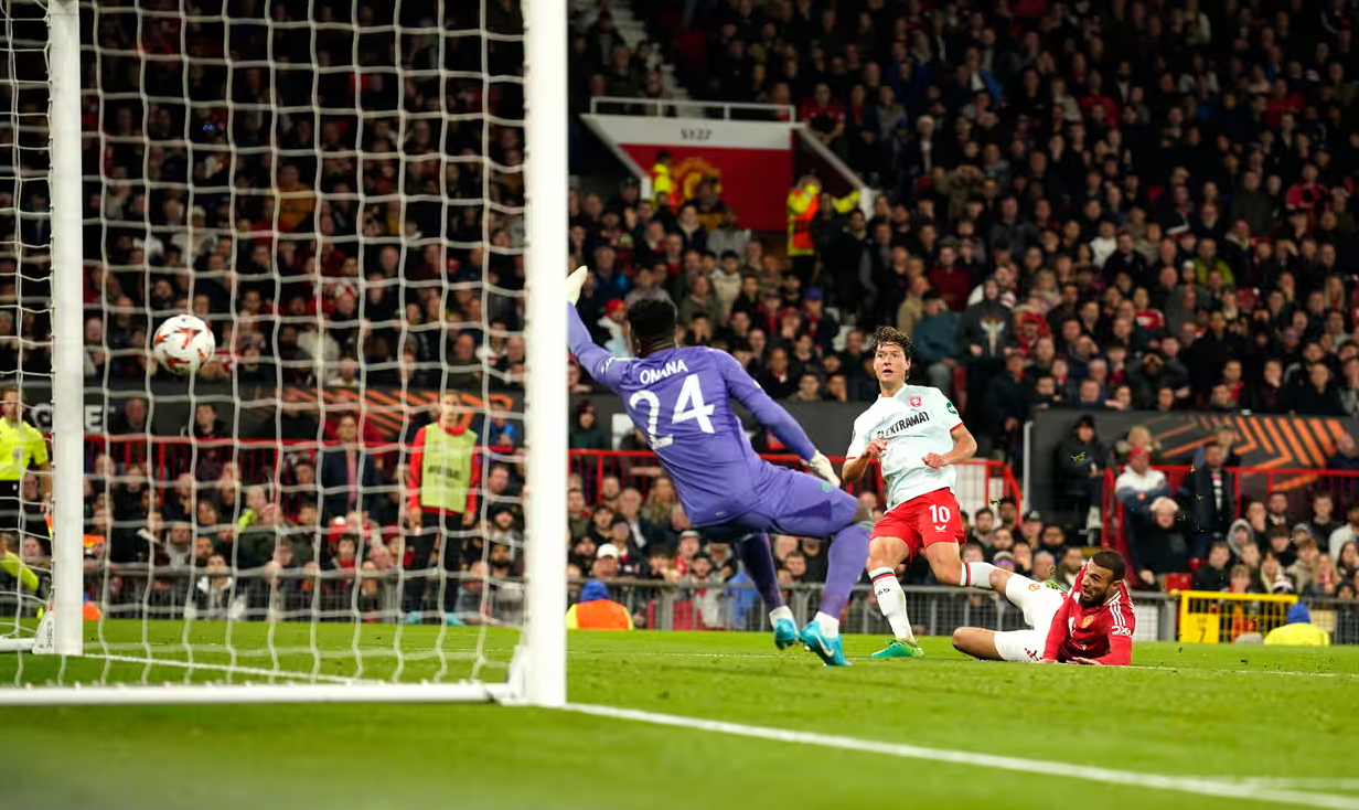 九宫格都不够了!卫报解读:曼联9场丢12球 低级失误众多