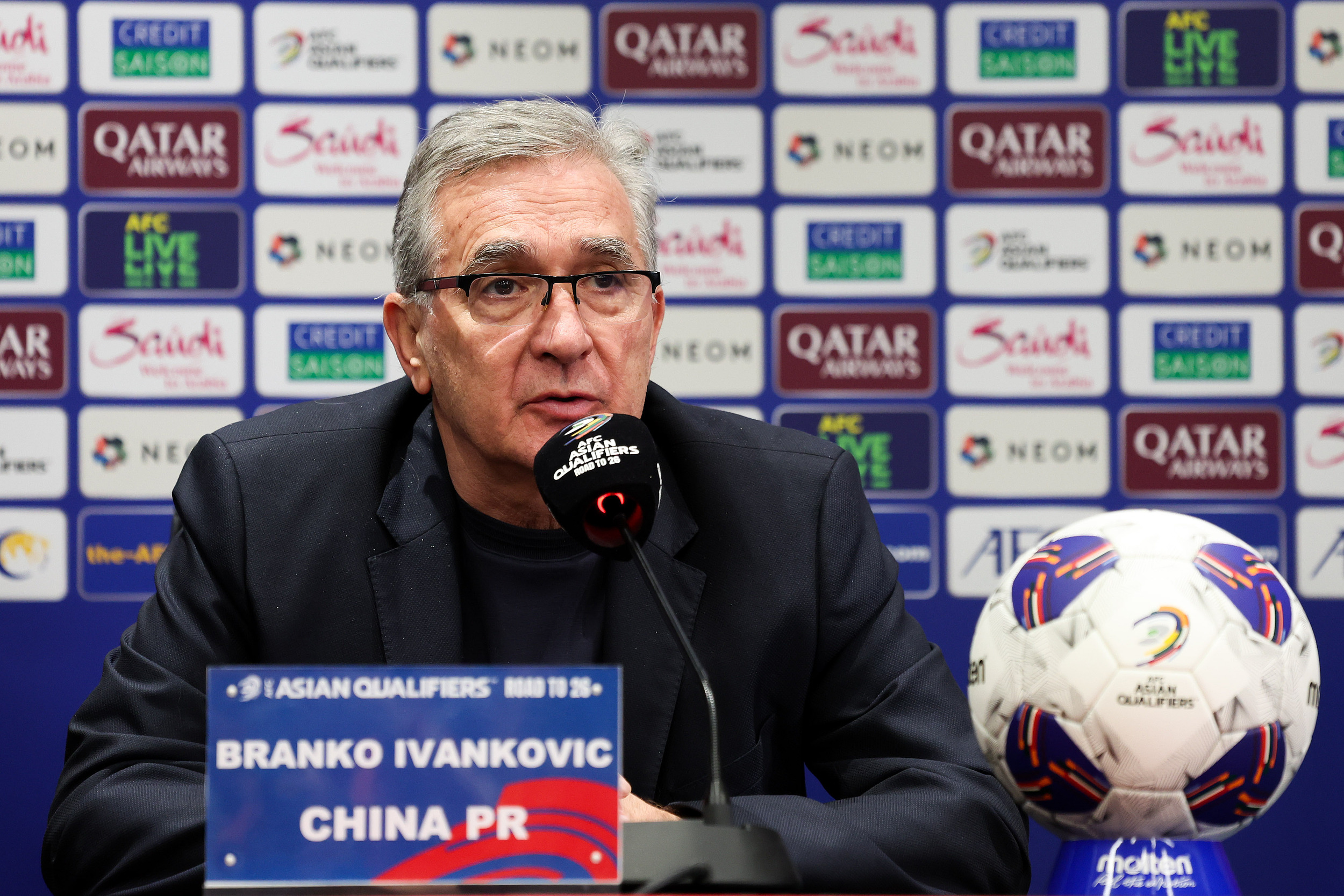 沪媒:当下不是吹捧伊万的时候,结果才是评价主帅的唯一标准