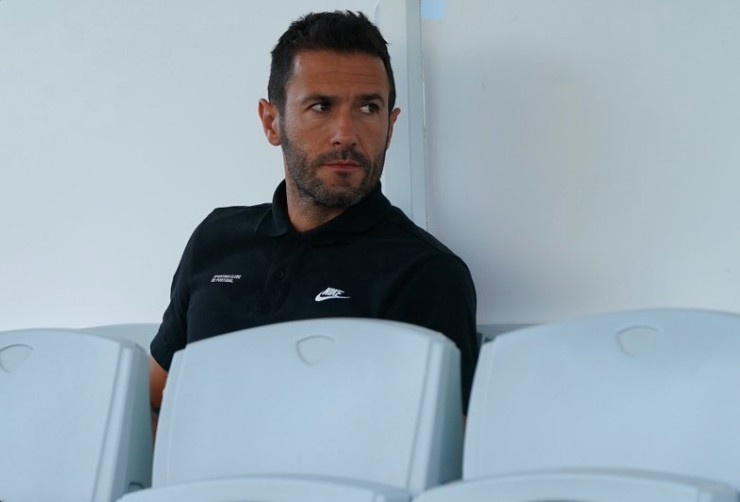 早报:曼联决定留任滕哈赫